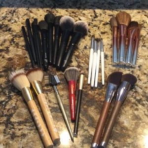 Makeup brushes